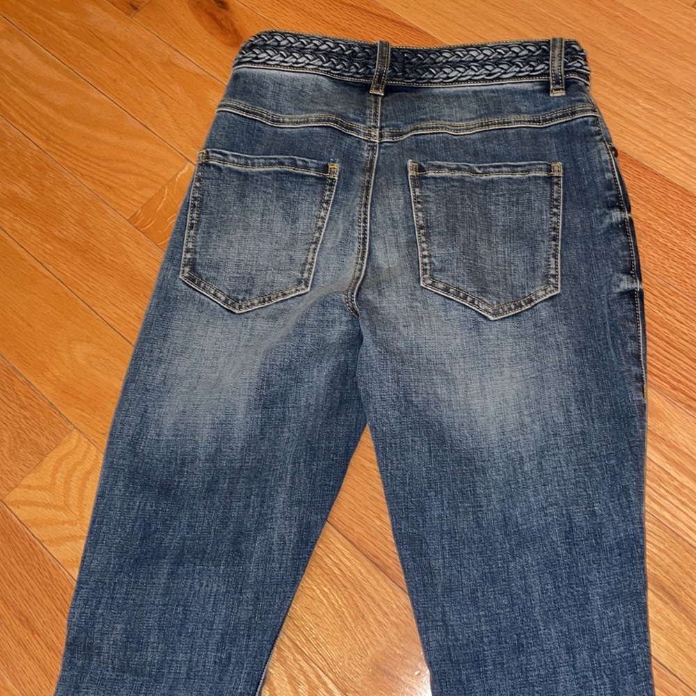 Cabi Button Fly Skinny jeans  - style 5694 (Spring 2020) - Picture 6 of 7
